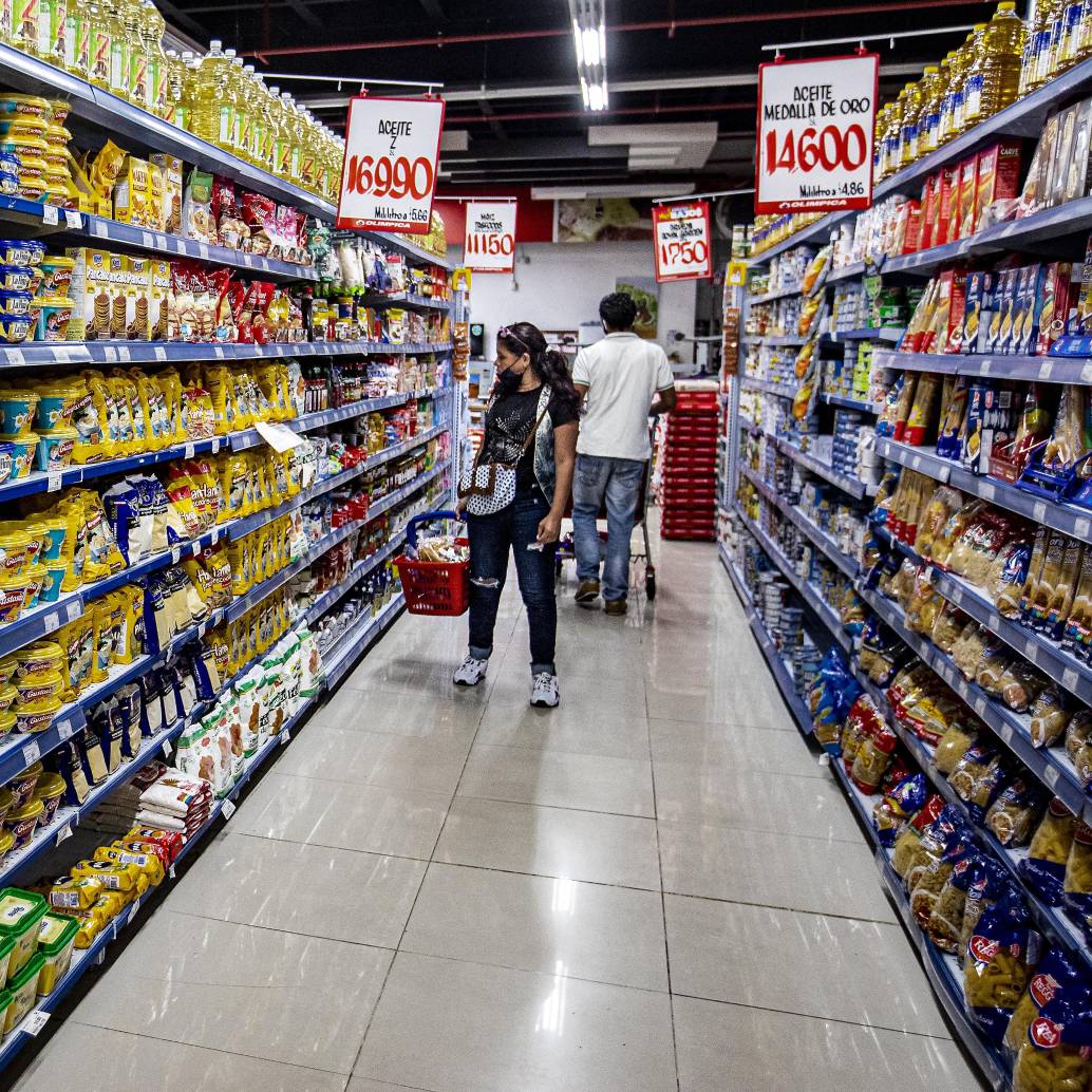 Según el Dane, la inflación de agosto en Colombia estuvo impulsada principalmente por la categoría de alojamiento, agua, electricidad, gas y otros combustibles, seguida por alimentos y bebidas no alcohólicas. FOTO: Archivo EL COLOMBIANO