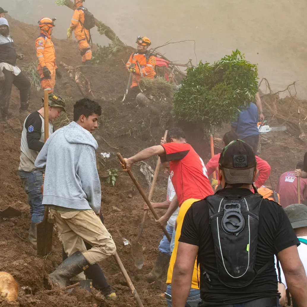 Simultáneamente al retorno, continúa la búsqueda de los ocho desaparecidos. FOTO: ESNEYDER GUTIÉRREZ