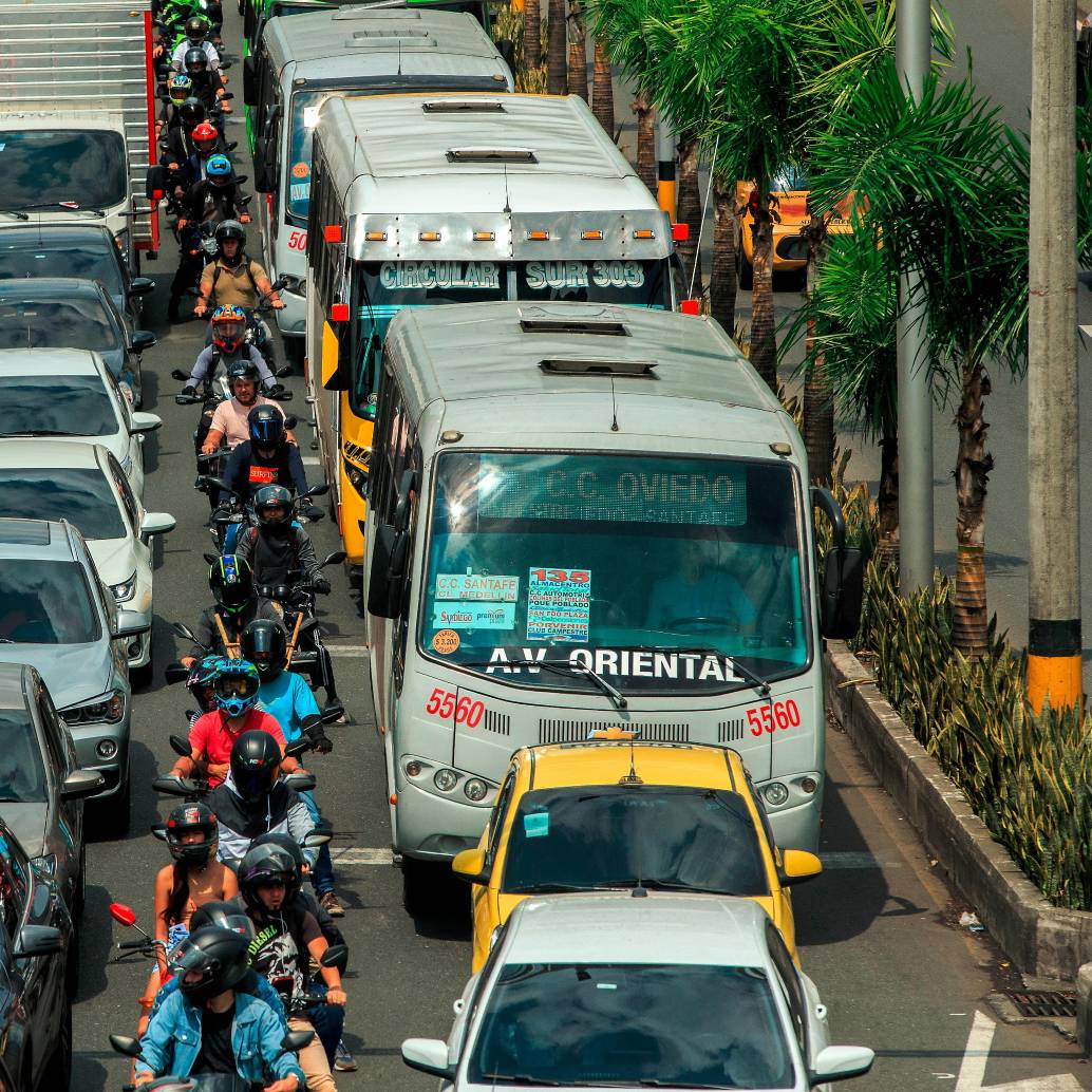 La medida del pico y placa busca descongestionar la movilidad en la ciudad, ante el incremento del parque automotor, que ronda los 2 millones de vehículos. FOTO: CAMILO SUÁREZ