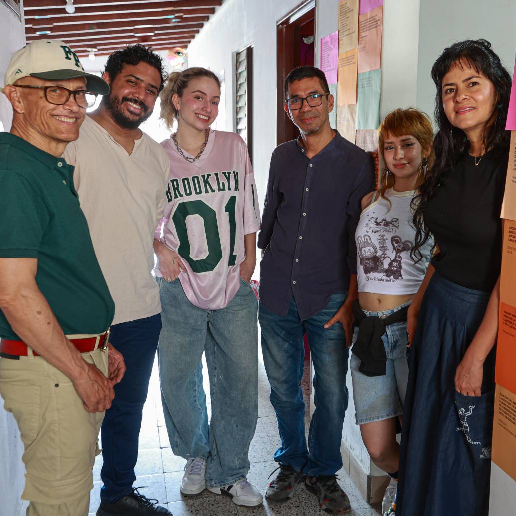 De izquierda a derecha: Jorge Zapata, Jhonatan Palacios, Paulina López, Omar Ruiz, Linda Cañaveral y Liliana Correa. Foto: Manuel Saldarriaga.