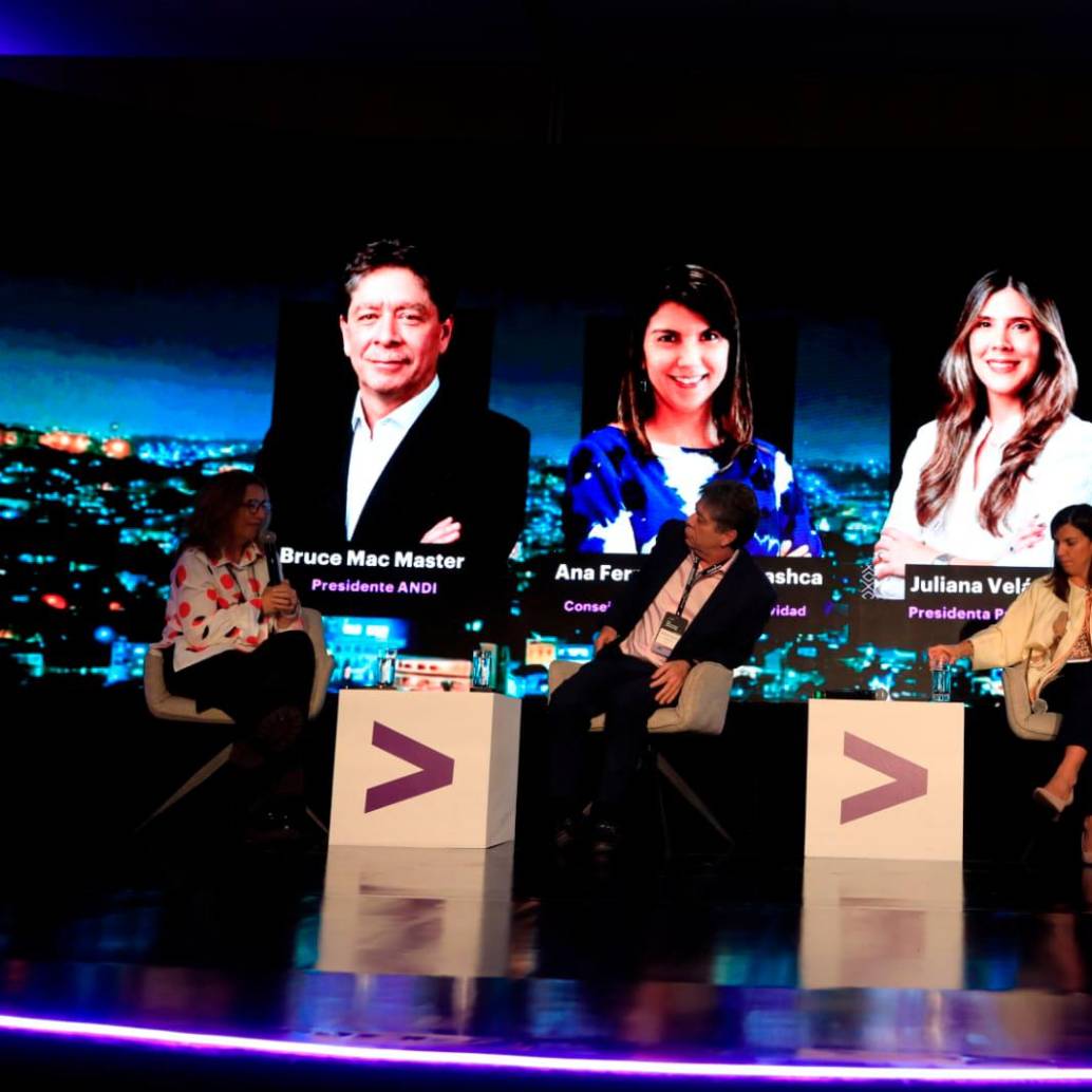 Presidentes de los principales grupos financieros del país debatieron sobre tecnología, confianza y desarrollo en el marco del lanzamiento de The Reinvention Community. FOTO: JULIO C. HERRERA