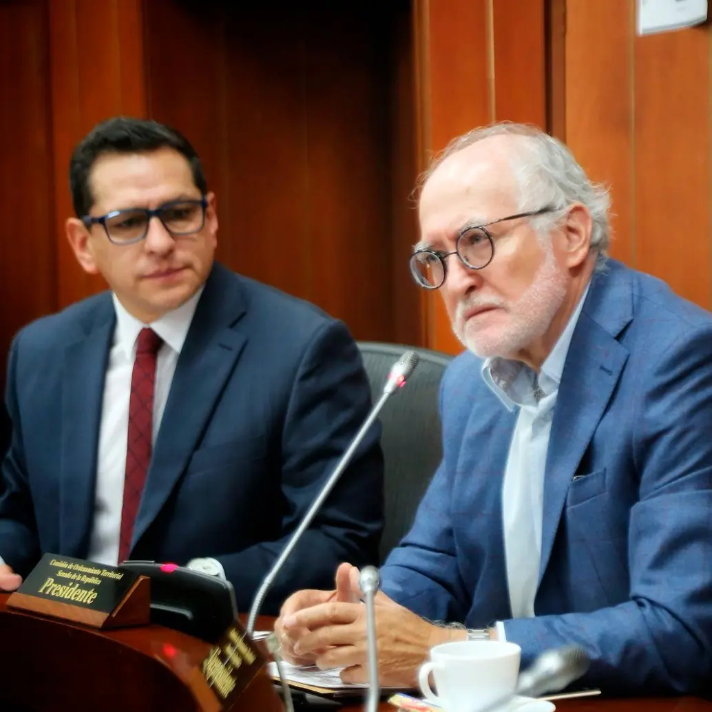 El senador ratificó que por encima de cualquier presión “está la institucionalidad”. FOTO: X @SenadoGovCo