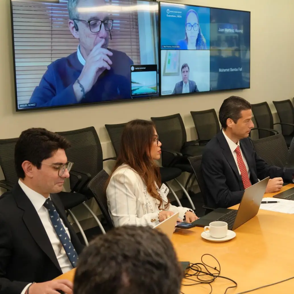 Vicepresidente electo, ministros designados de Hacienda y Comercio se reunieron con el Banco Mundial en Washington para trazar la hoja de ruta económica del nuevo gobierno. FOTO: Cortesía.