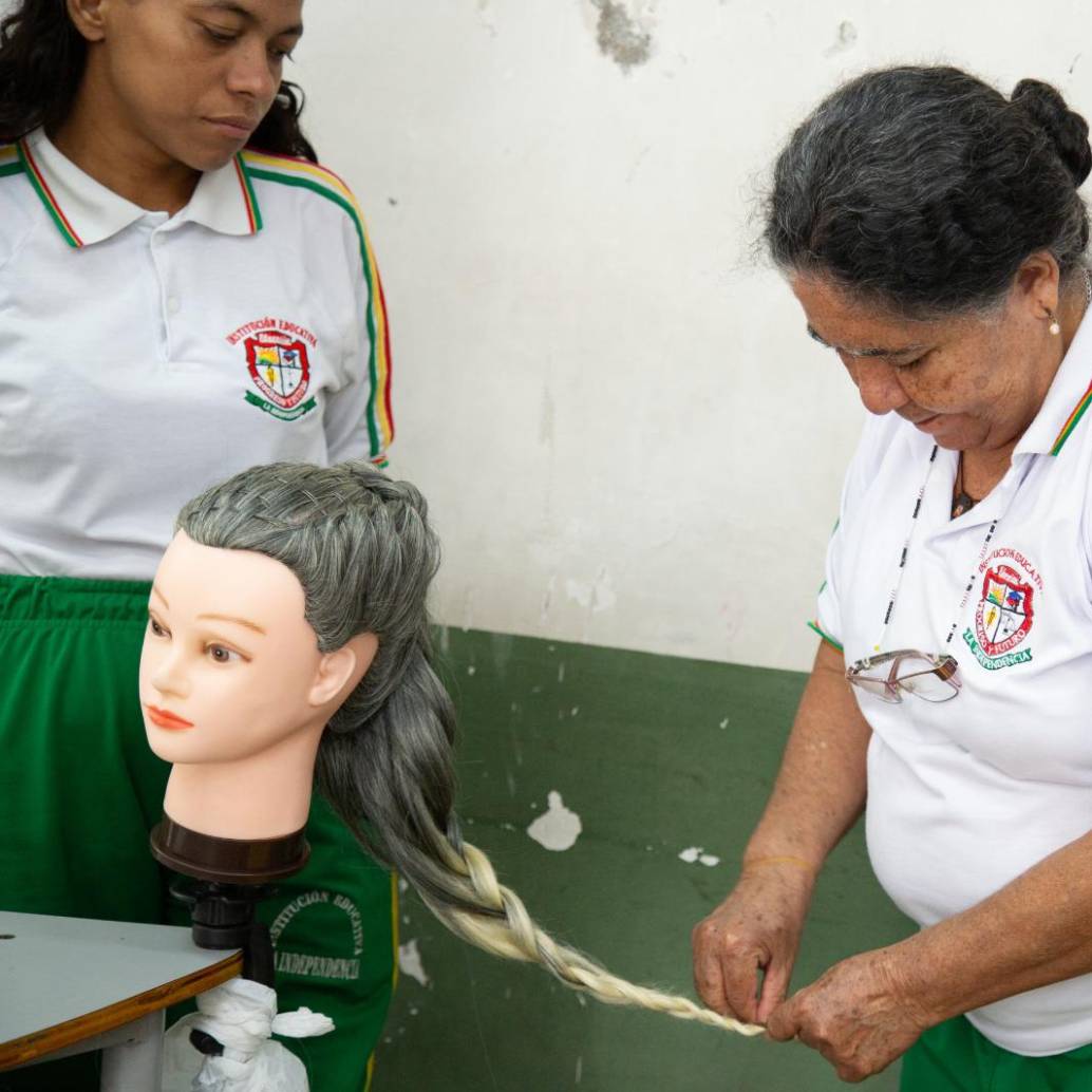 La Alcaldía aprobó ampliar los cupos un 38,46%, pasando de 1.300 mujeres beneficiadas el año pasado a 1.800 para este año. FOTO: Cortesía Alcaldía de Medellín