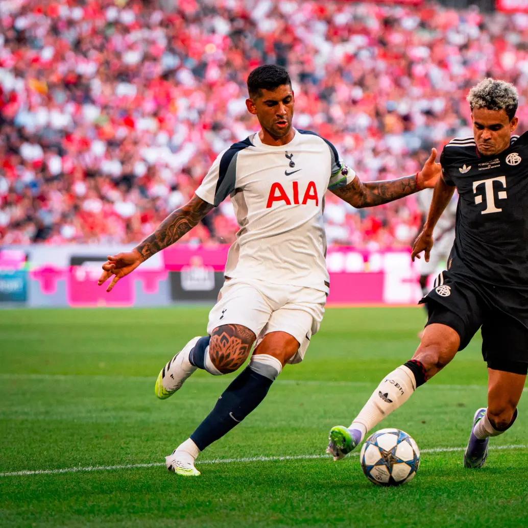 Imágenes de Luis Díaz durante el amistoso que sostuvo el Bayern frente al Tottenham durante la pretemporada. FOTO @FCBayern
