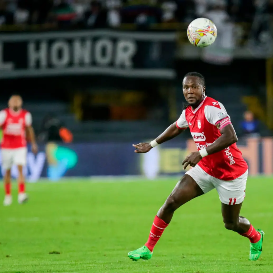 El delantero vallecaucano Hugo Rodallega suma 14 goles con Santa Fe en el torneo Apertura. Es el goleador de la Liga. FOTO: COLPRENSA