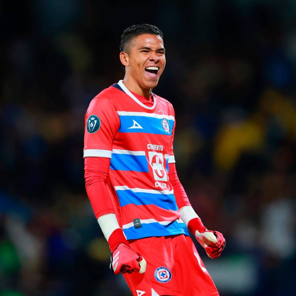 Kevin Mier descresta en la Liga Mexicana por su juego con los pies al estilo de René Higuita. FOTO: Getty