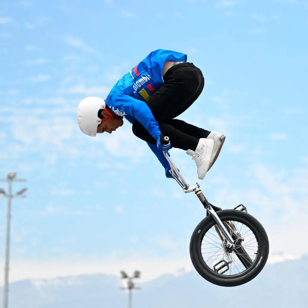 Luis Rincón ya había hecho historia en Francia con “flipwhip footjam, y ahora lo mejoró con este nuevo truco. Foto : A FP. 