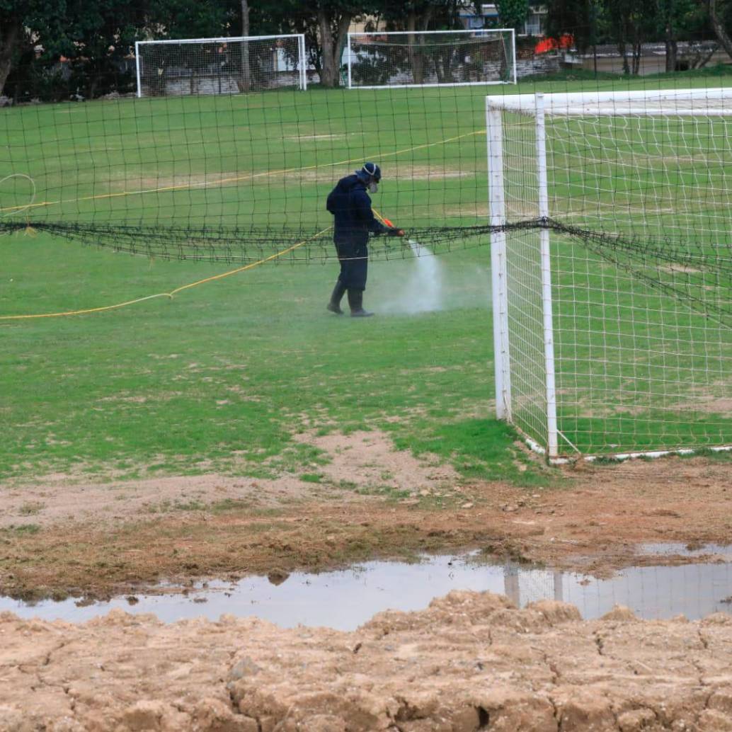 La cancha de la sede del DIM e Itagüí aún no se puede utilizar por parte de los futbolistas. Están en proceso de readaptación. FOTO: Esneyder Gutiérrez