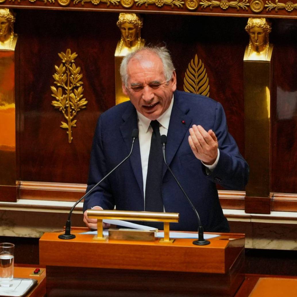 Un total de 364 diputados de la Asamblea Nacional, en París, Francia, votaron en contra del primer ministro François Bayrou. FOTO: GETTY