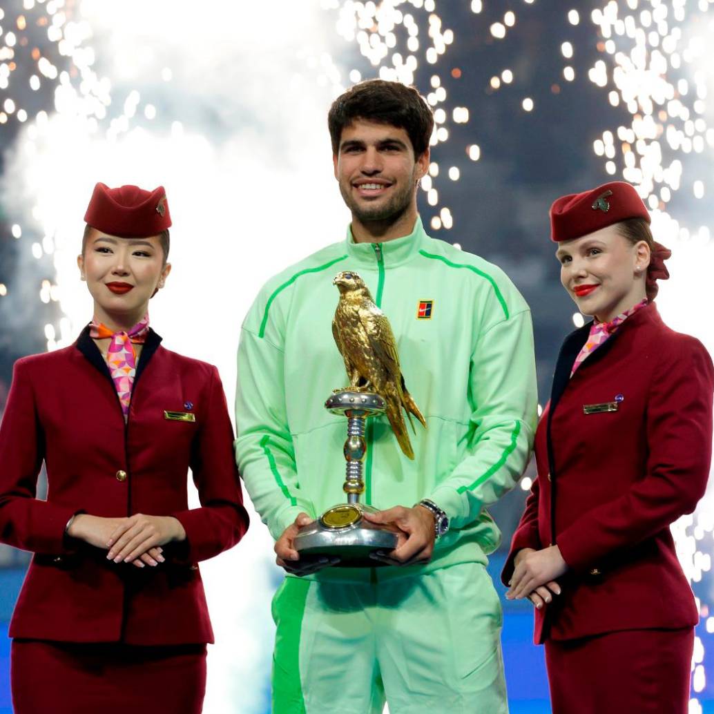 Carlos Alcaraz, campeón en Doha, es el favorito al título de California. FOTO GETTY 