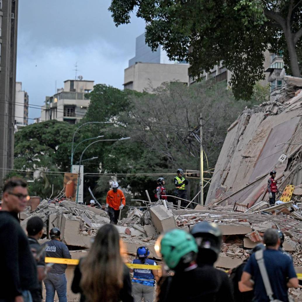 A través de Antioquia Presente y la Cruz Roja Colombiana lideran la recolección de ayudas para las víctimas de la tragedia de Venezuela, que ya deja 235 muertos. FOTO: AFP