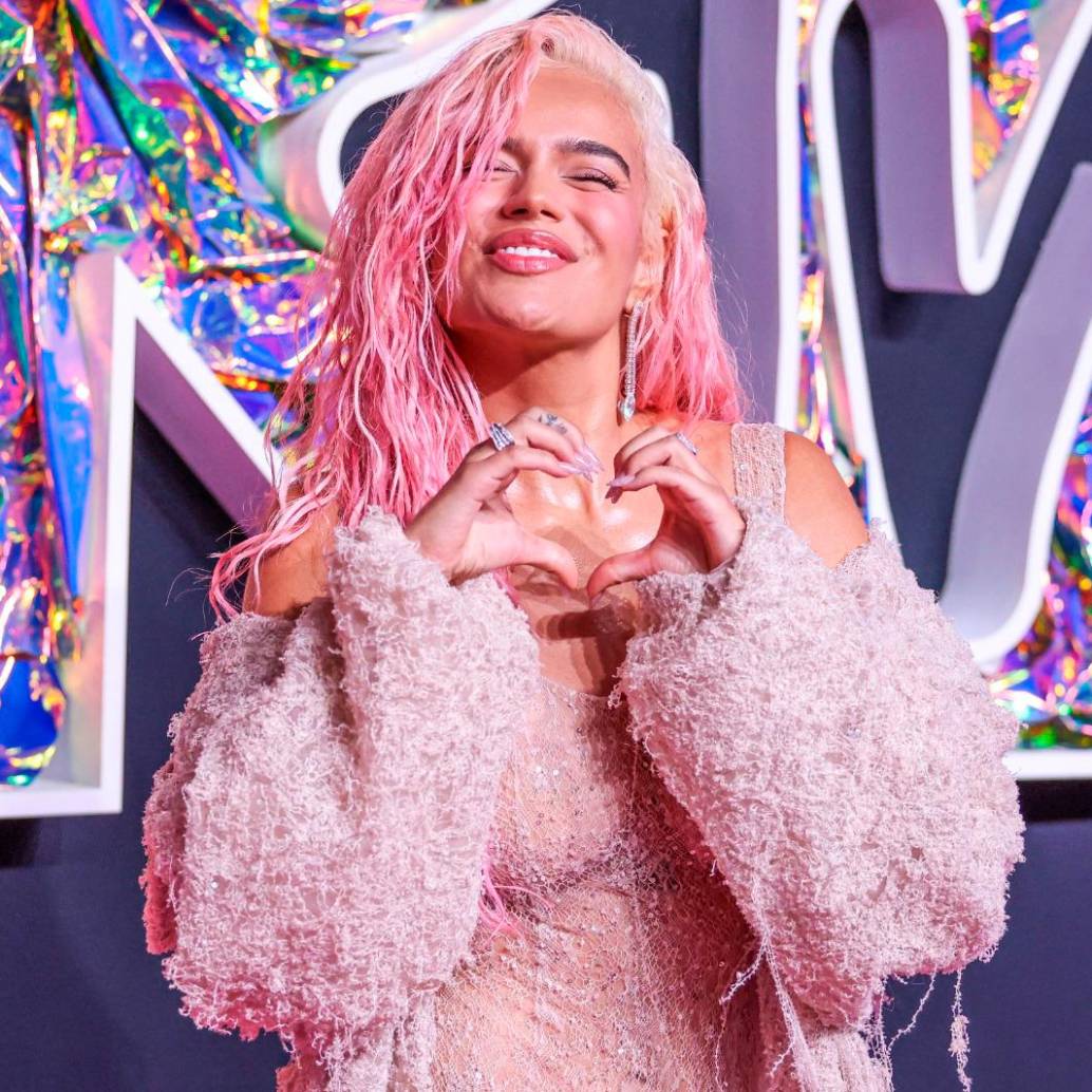 Karol G fue la invitada sorpresa para el tercer concierto de Bad Bunny en Medellín. Ambos artistas comparten la misma empresa de manejo. Foto Depositphoto. 