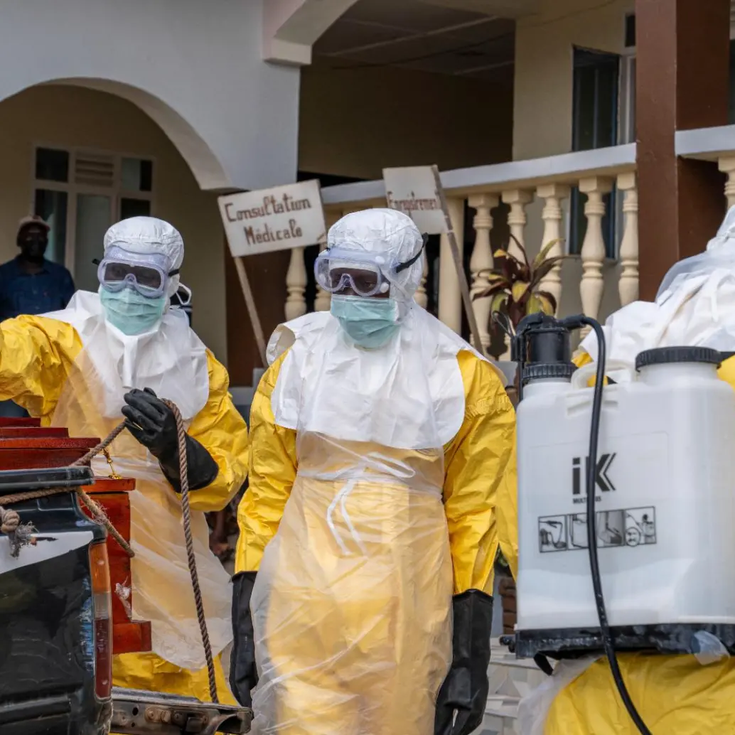 Hasta ahora se han registrado más de 1.077 casos sospechosos de ébola desde que se declaró el brote el 15 de mayo y 246 muertos. FOTO: Agencia Xinhua