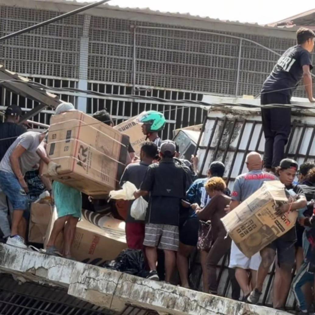 Videos muestran saqueos en La Guaira tras los terremotos en Venezuela, se llevaron alimentos, medicinas y electrodomésticos. FOTO: Tomada de @freddyzur.