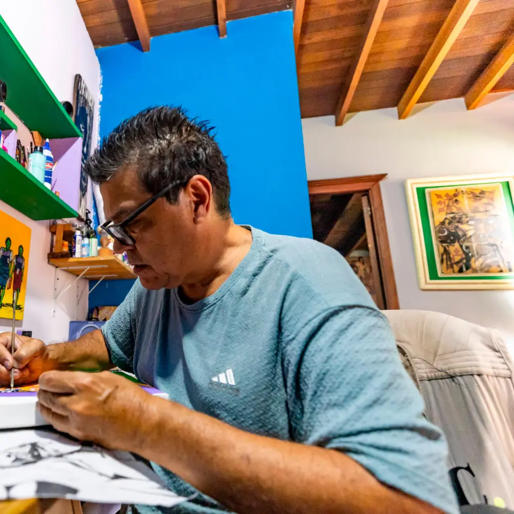 Julio Herrera en su taller de artista. FOTOS camilo suárez