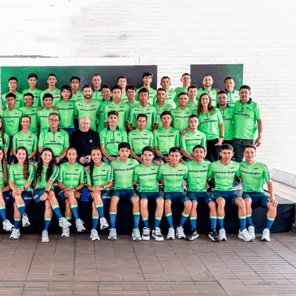 El Team Sistecrédito en pleno, listo para la temporada 2026. FOTO CORTESÍA 