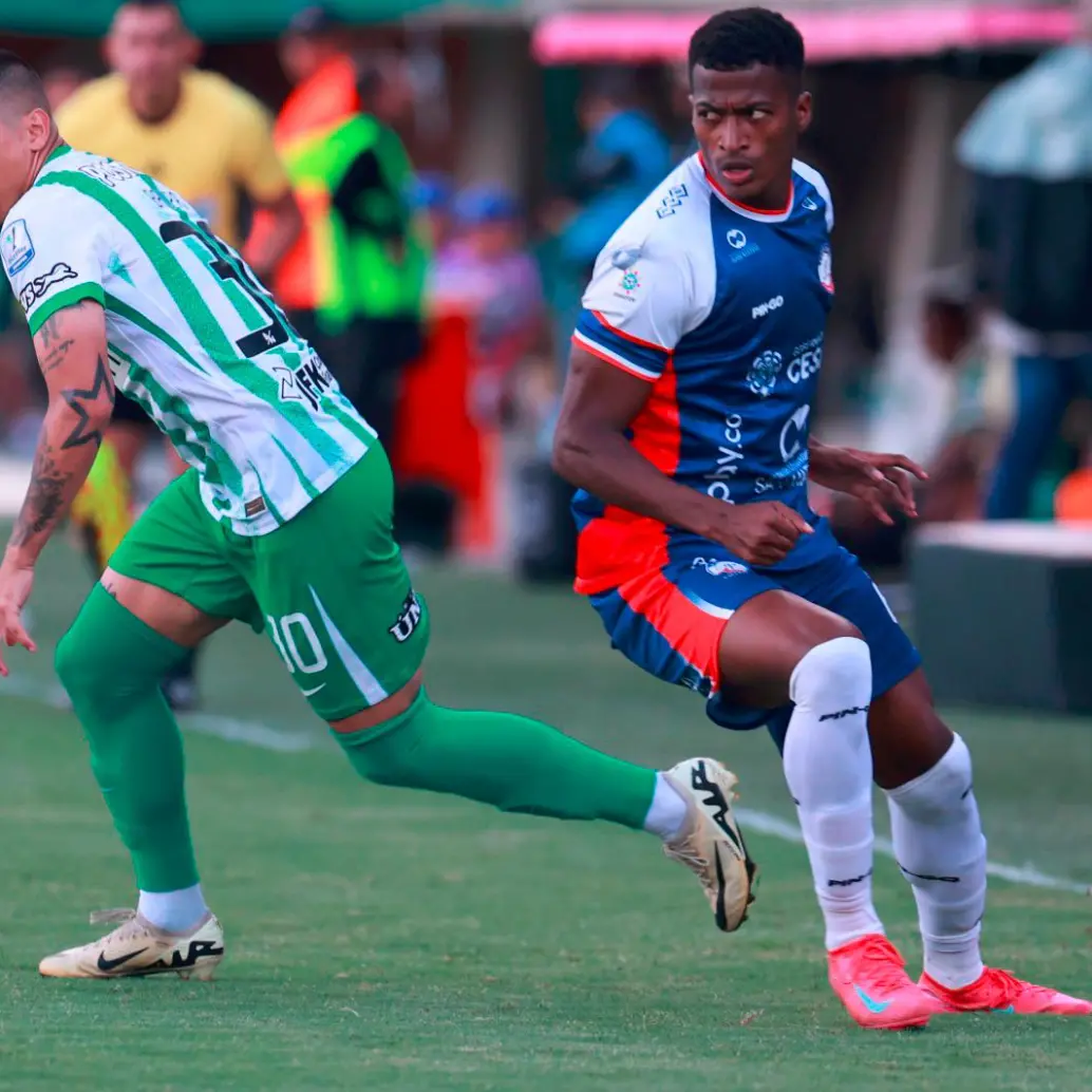 En la imagen aparece Juan Bauzá, jugador argentino de Atlético Nacional. FOTO MANUEL SALDARRIAGA