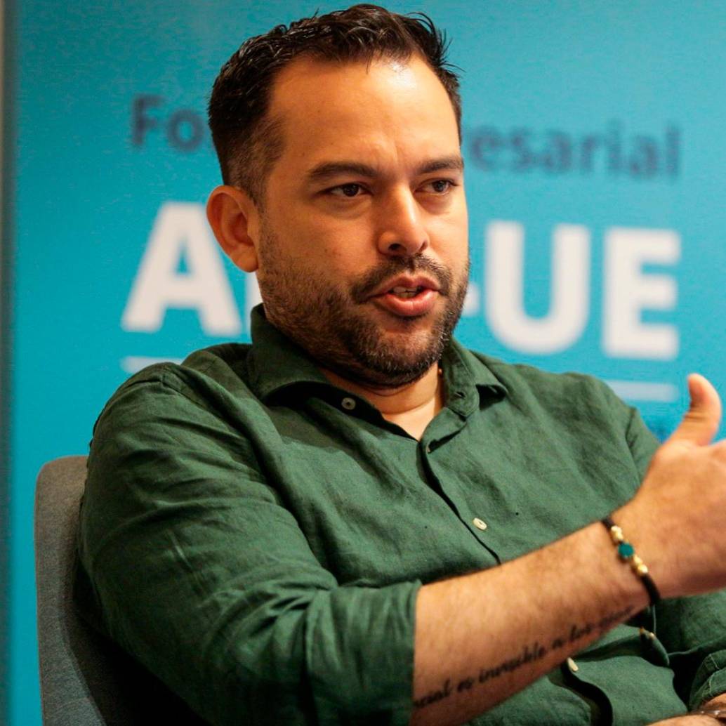 El ministro de Minas y Energía, Edwin Palma, señaló que el Gobierno evaluará en las próximas semanas el impacto del conflicto en Medio Oriente sobre el precio de la gasolina. FOTO COLPRENSA.