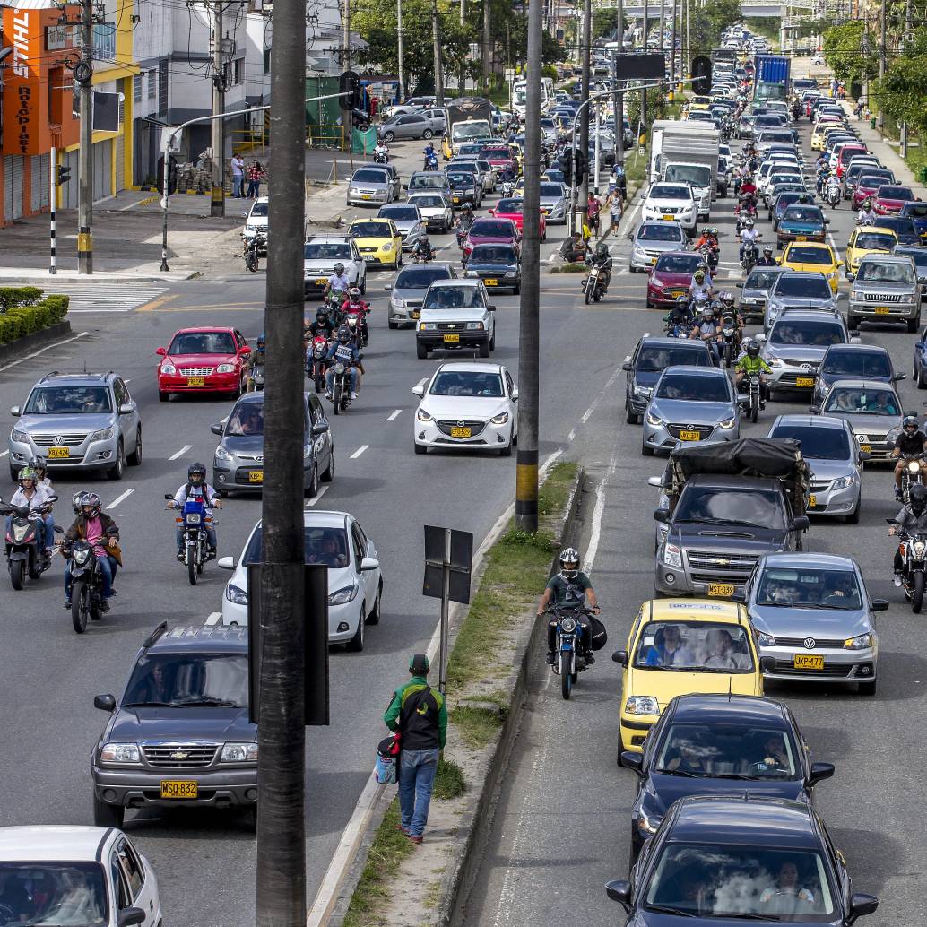Los conductores podrán circular libremente por la autopista Sur, aunque tengan pico y placa, luego de que se levantara definitivamente la medida. Inicialmente la decisión iba a tener una vigencia de dos meses. FOTO: <b>JUAN ANTONIO SÁNCHEZ</b>