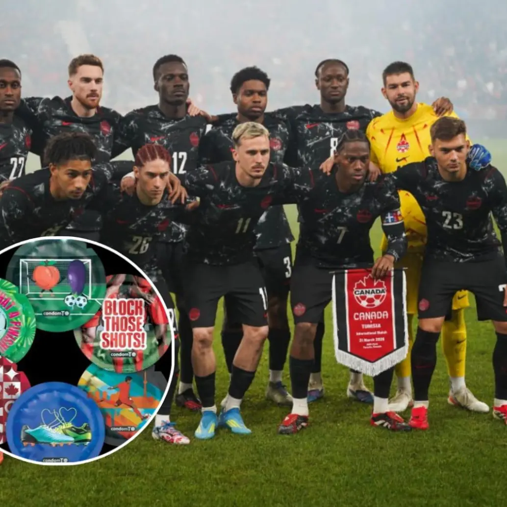 Las autoridades de Toronto distribuirán condones gratuitos con temática futbolera durante el Mundial 2026 como parte de una campaña de salud sexual. FOTO: AFP, Toronto Public Health.
