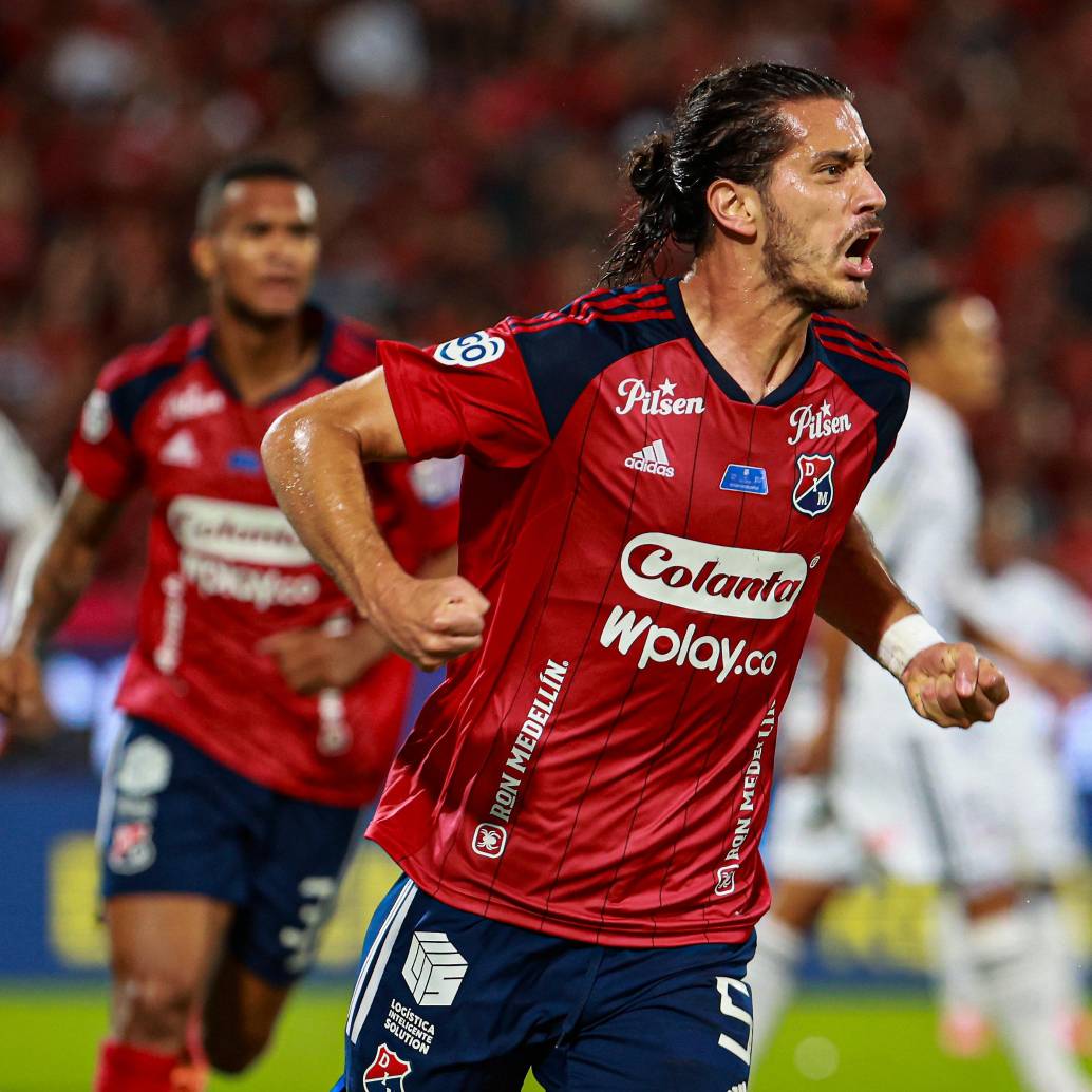 El defensa central uruguayo Joaquín Varela, de 26 años, ha tenido dos pasos por el DIM. El primero fue en 2023. El segundo desde el segundo semestre de 2024. Suma 32 partidos y 5 goles. FOTO Manuel Saldarriaga