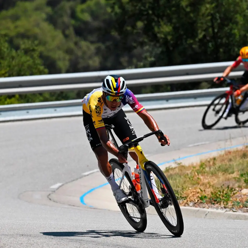 Egan Bernal ya ganó el Tour en 2019. Ahora busca un triunfo de etapa y ya está entre los diez mejores de la presente edición. FOTO GETTY