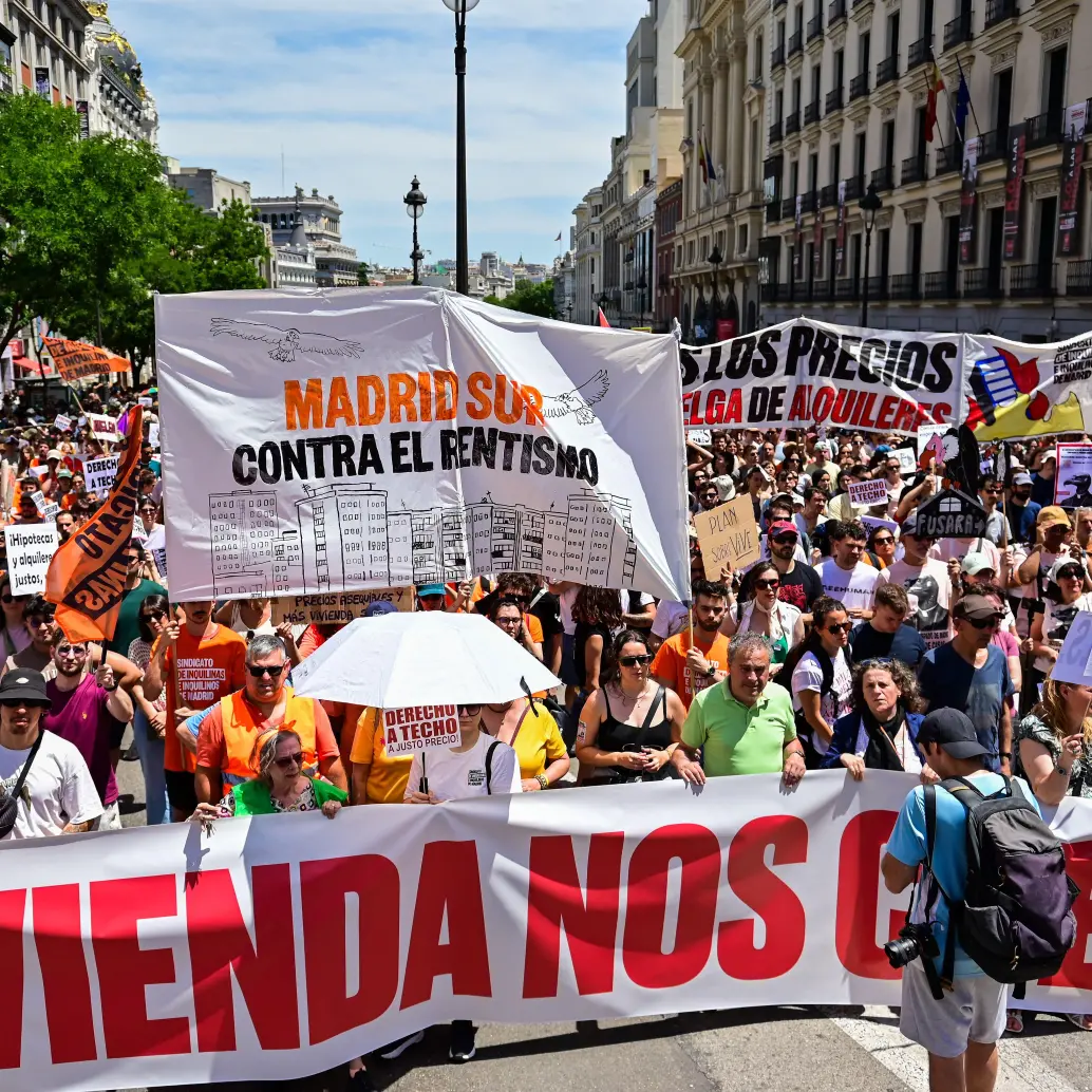Madrid se convierte en el epicentro del descontento ciudadano por los altos precios de arriendos en España. FOTO: AFP.