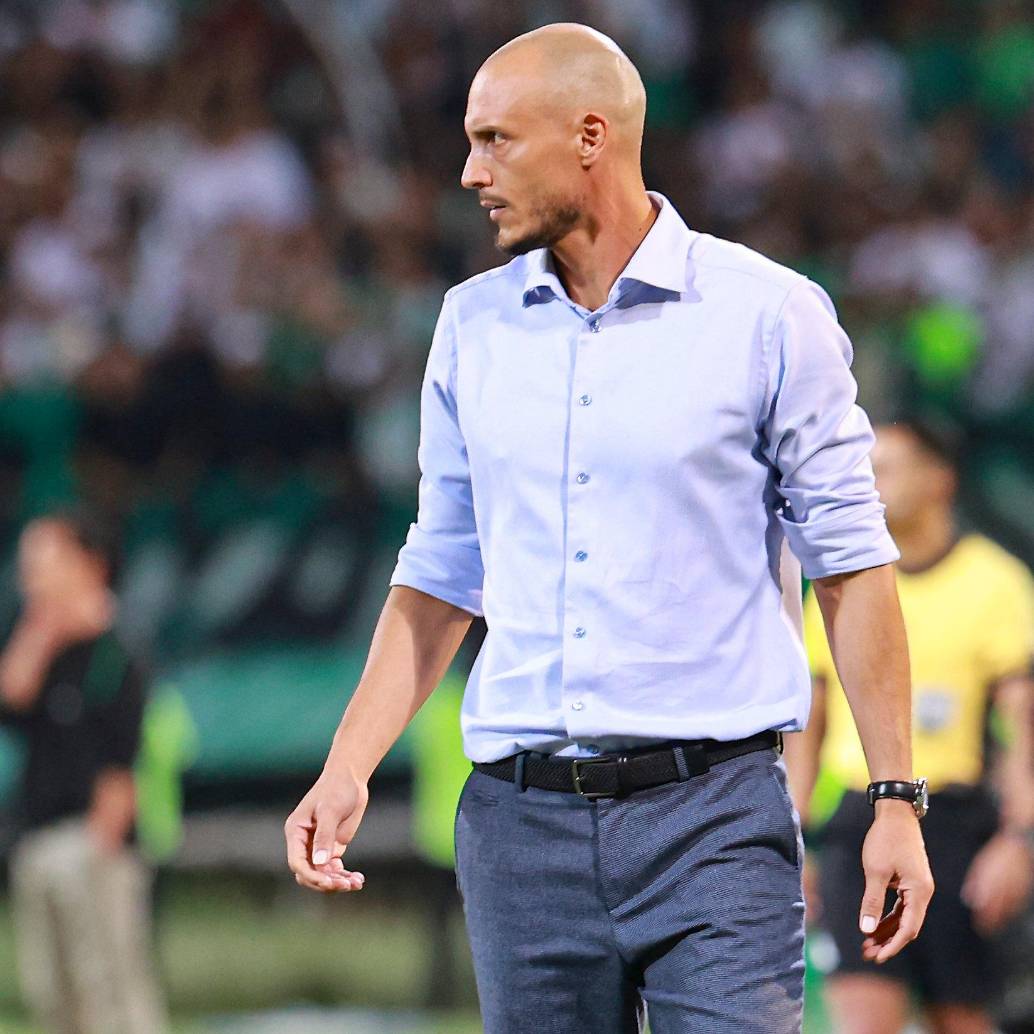 El entrenador antioqueño David González dirige al América de Cali desde mediados del 2025. Foto: Manuel Saldarriaga