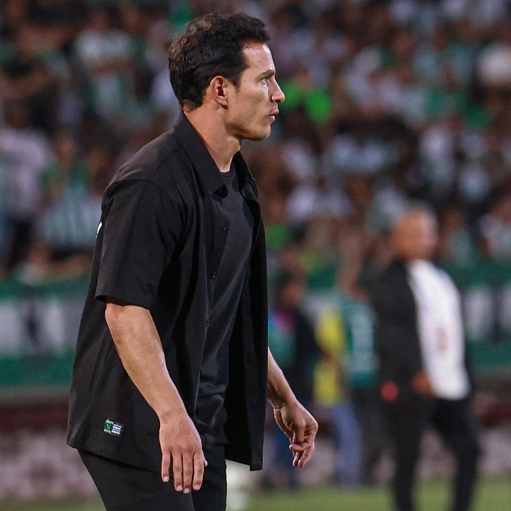 Diego Arias comenzó como interino y se ganó el puesto. Tiene la opción de disputar dos títulos con los verdes. FOTO MANUEL SALDARRIAGA 