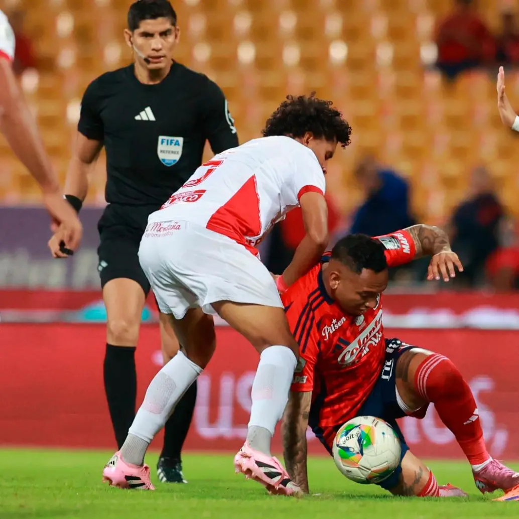 Independiente Medellín no pudo vencer al América en el Atanasio y su bajo rendimiento parece inexplicable hasta para el cuerpo técnico. FOTO: Manuel Saldarriaga
