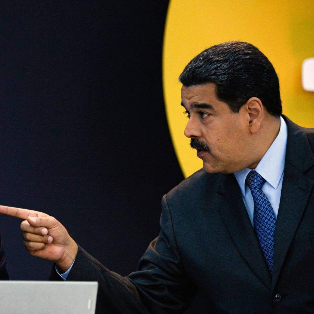 Entre acusaciones de traición a la patria y un desfalco que desafía la imaginación, el juicio contra la trama “PDVSA Cripto” entra en su fase más crítica. El exzar Tareck El Aissami y Nicolás Maduro. FOTO: AFP