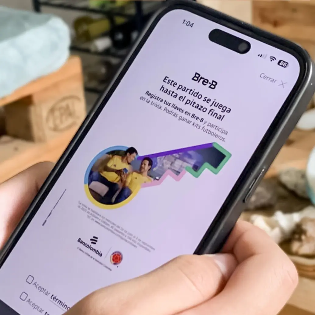 El 82% de las operaciones financieras en Colombia ya se realizan por canales digitales, frente al 68% en 2019. Ese crecimiento, aunque positivo, trae riesgos relevantes. Foto: Camilo Suárez 