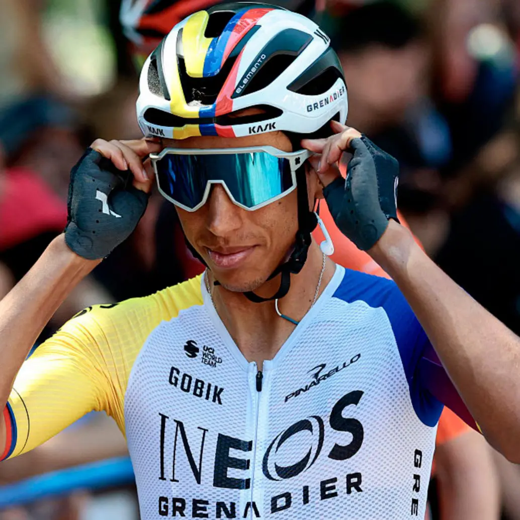 Egan Bernal se prepara para su participación en el Giro de Italia. FOTO @INEOSGrenadiers