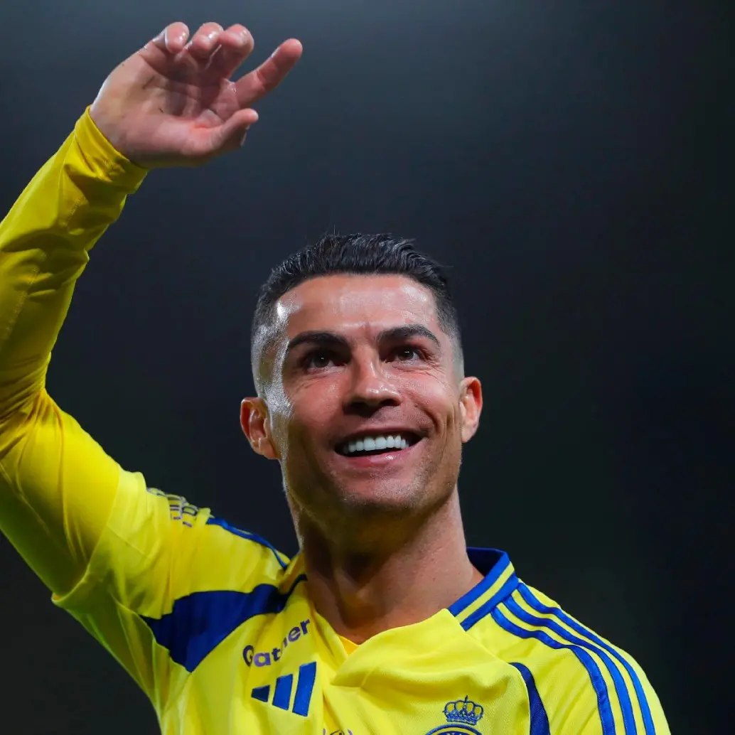 Cristiano en la máxima figura del fútbol de Arabia Saudita. FOTO: AFP