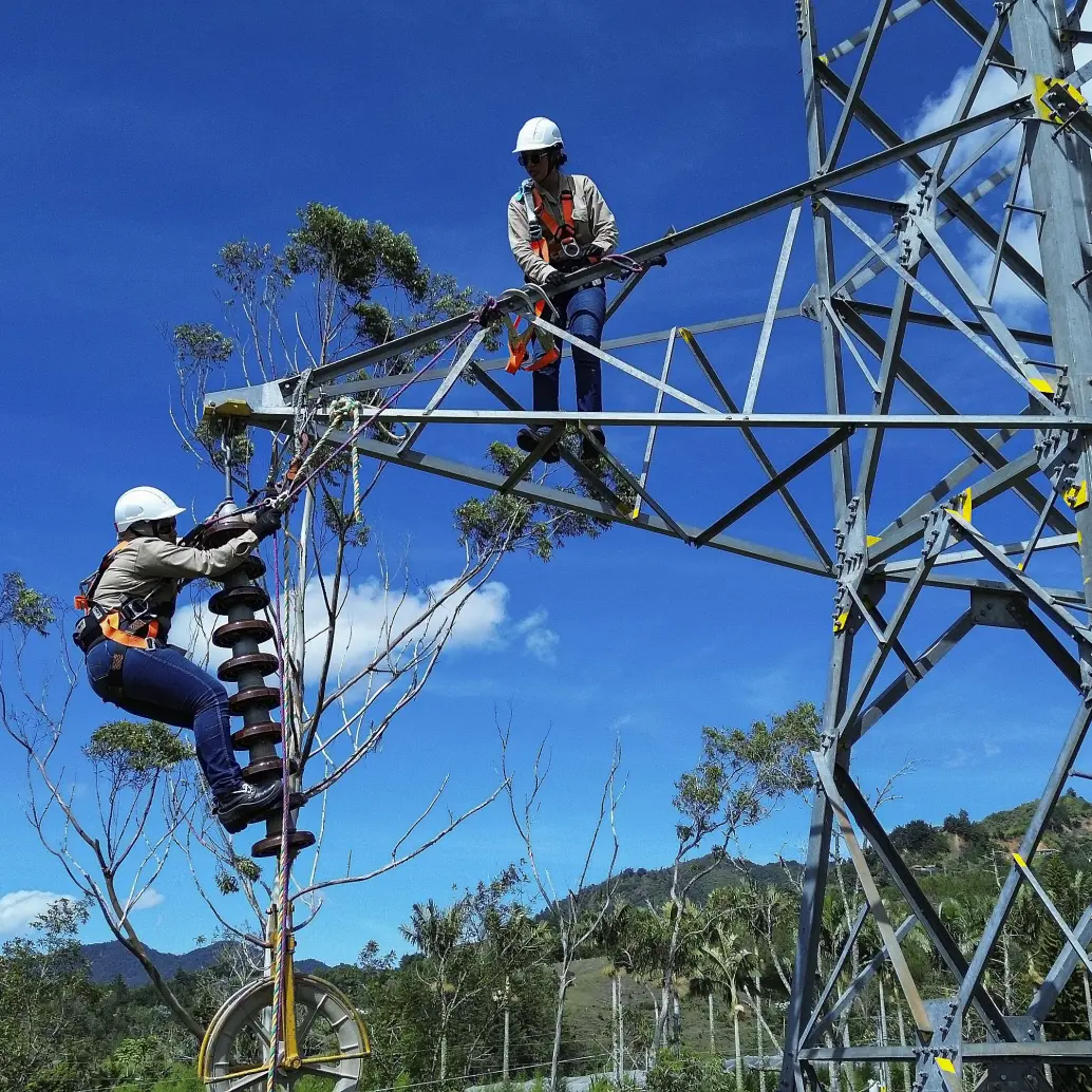 En 2024, las compañías generadoras invirtieron más de $3,1 billones. Foto: Manuel Saldarriaga