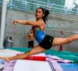 La gimnasta antioqueña Ginna Escobar durante una de las jornadas de entrenamiento en el coliseo Jorge Hugo Giraldo en Medellín. FOTO JULIO CÉSAR HERRERA