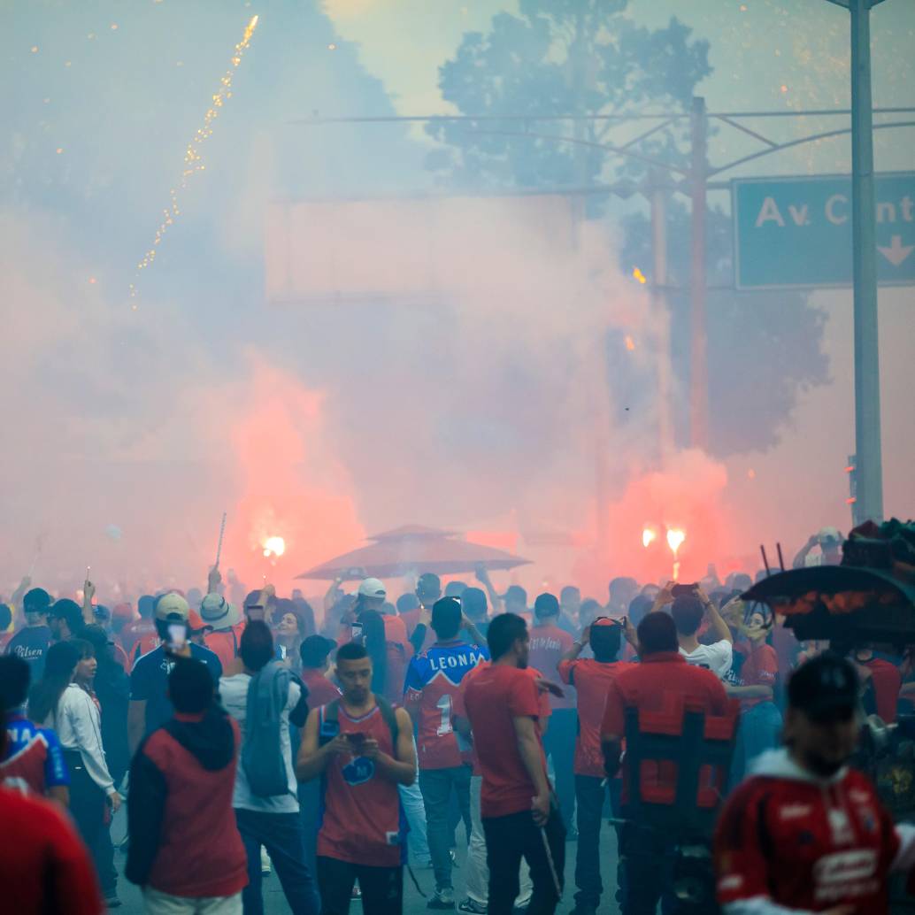 Los desmanes entre aficionados de los dos equipos en la final de la Copa 2025 dejaron, por ahora, un saldo de 59 heridos. <span class="mln_uppercase_mln">FOTO</span> <b><span class="mln_uppercase_mln">camilo suárez</span></b>
