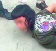 Cuando una multitud trató de lincharlo, gritó “fue el man de la olla, yo les puedo dar los números, déjeme darle los números (sic)”, insinuando que delataría a sus cómplices. Foto: Captura de video