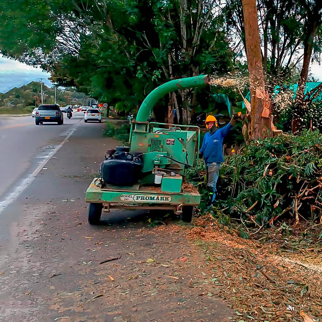 En la mayor parte de la doble calzada, en inmediaciones de la vereda El Tablazo, hay vía de ida y vuelta, en el punto preciso del puente la vía se estrecha a un solo carril y por tanto se forma un nudo.<b><span class="mln_uppercase_mln"> </span></b>FOTO<b><span class="mln_uppercase_mln"> CORTESÍA</span></b>