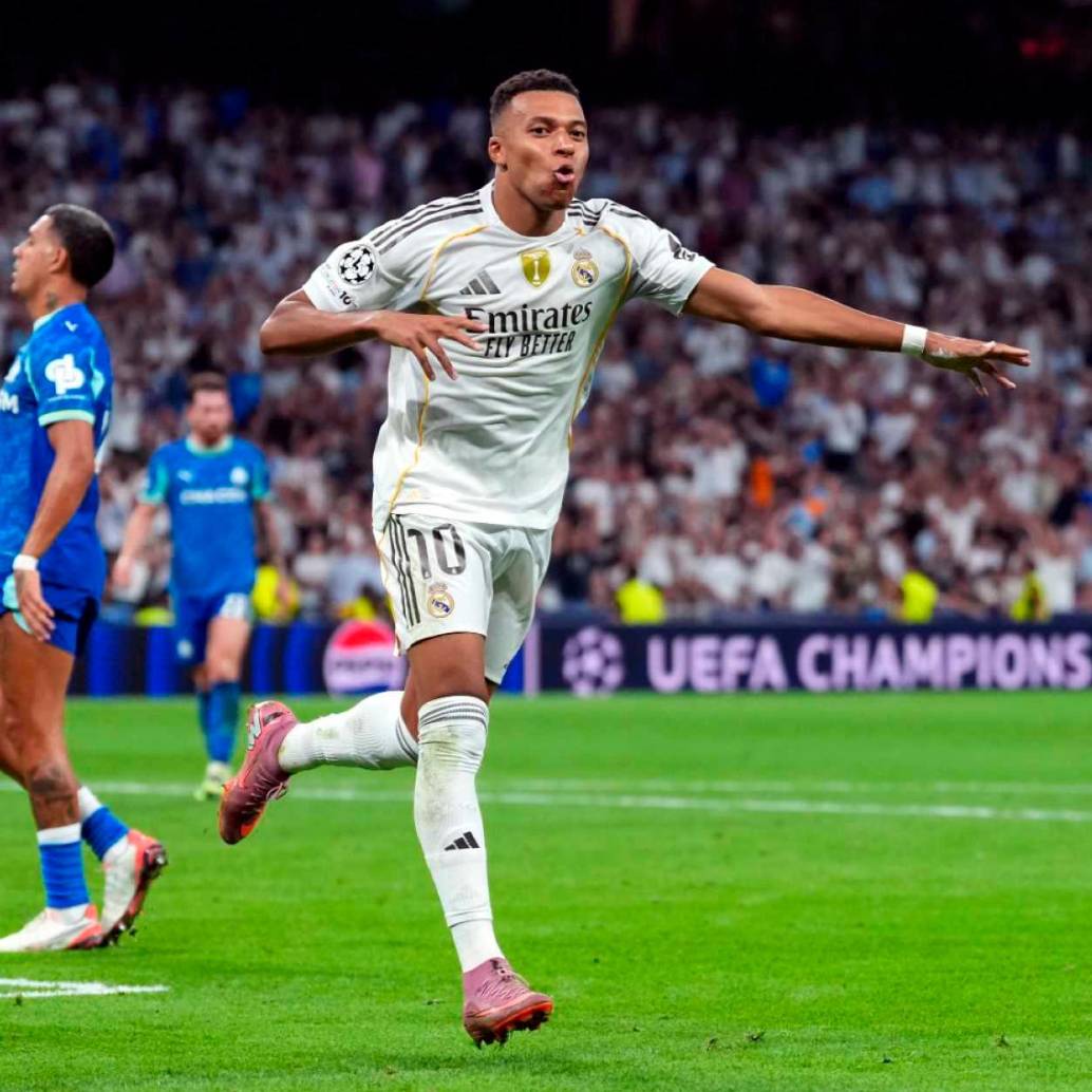 Kylian Mbappé salvó al Real Madrid con dos goles de penal, en el duelo por Champions League ante el Marsella. FOTO GETTY 