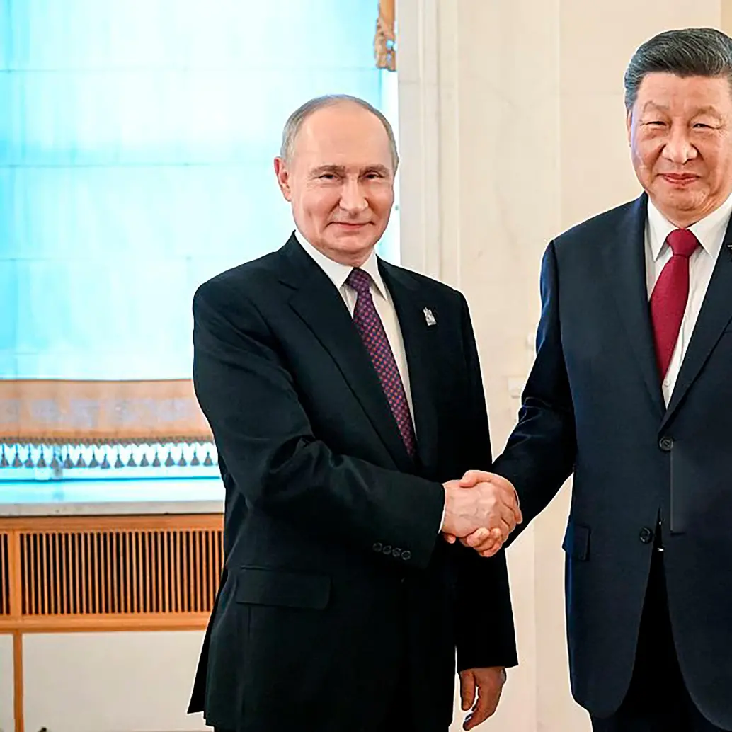 El presidente de China, Xi Jinping, planea estar en Rusia durante tres días, sosteniendo reuniones con su homólogo Vladimir Putin. Además, soldados chinos participarán en los desfiles conmemorativos. <b><span class="mln_uppercase_mln"> </span></b>FOTO<b><span class="mln_uppercase_mln"> getty</span></b>