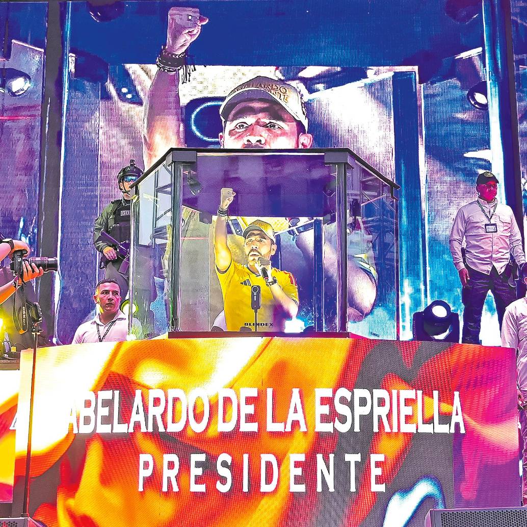 Abelardo de la Espriella se mostró en sus eventos públicos como un rebelde contra “los de siempre”<b>. </b><b><span class="mln_uppercase_mln">FOTO</span></b><b> </b><b><span class="mln_uppercase_mln">colprensa</span></b>