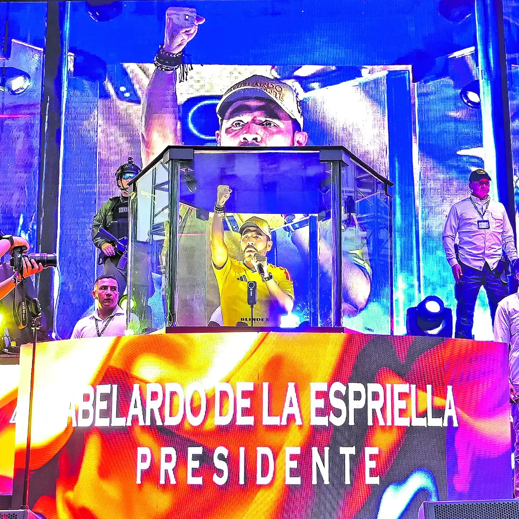 Abelardo de la Espriella dio sus primeras palabras como presidente electo desde Barranquilla. Foto: Manuel Pedraza / AFP