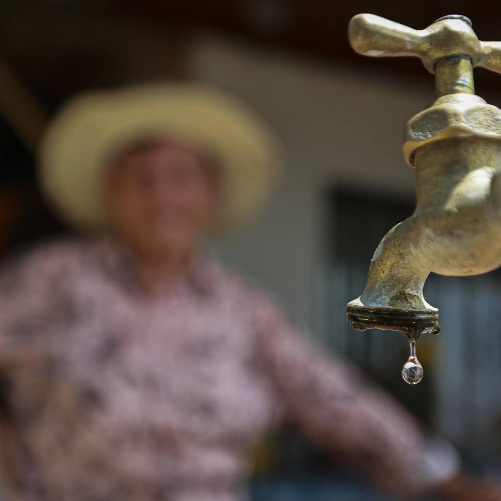 Imagen de referencia a un corte de agua en Medellín. Foto: Manuel Saldarriaga Quintero