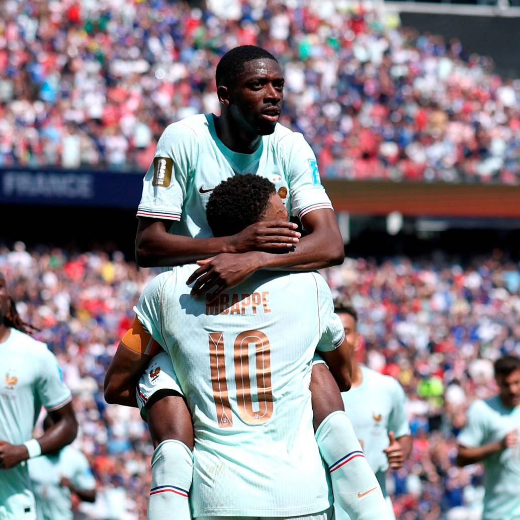 Dembelé y Mbappé, dos ases que tiene Francia para buscar cupo en los octavos de final. FOTO GETTY