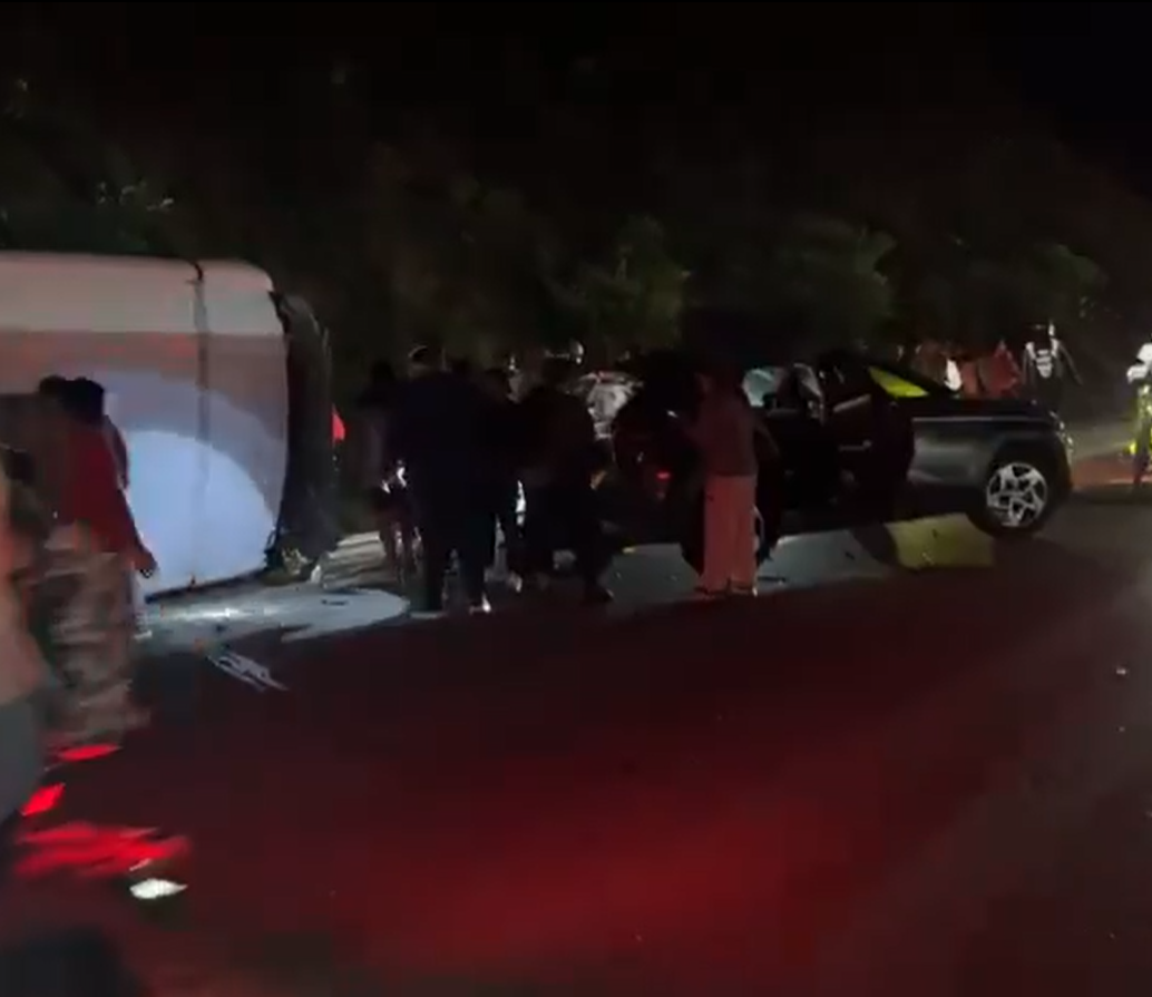 Accidente con bus que se volcó en La Vega, Cundinamarca. Foto: captura de video Gobernación de Cundinamarca
