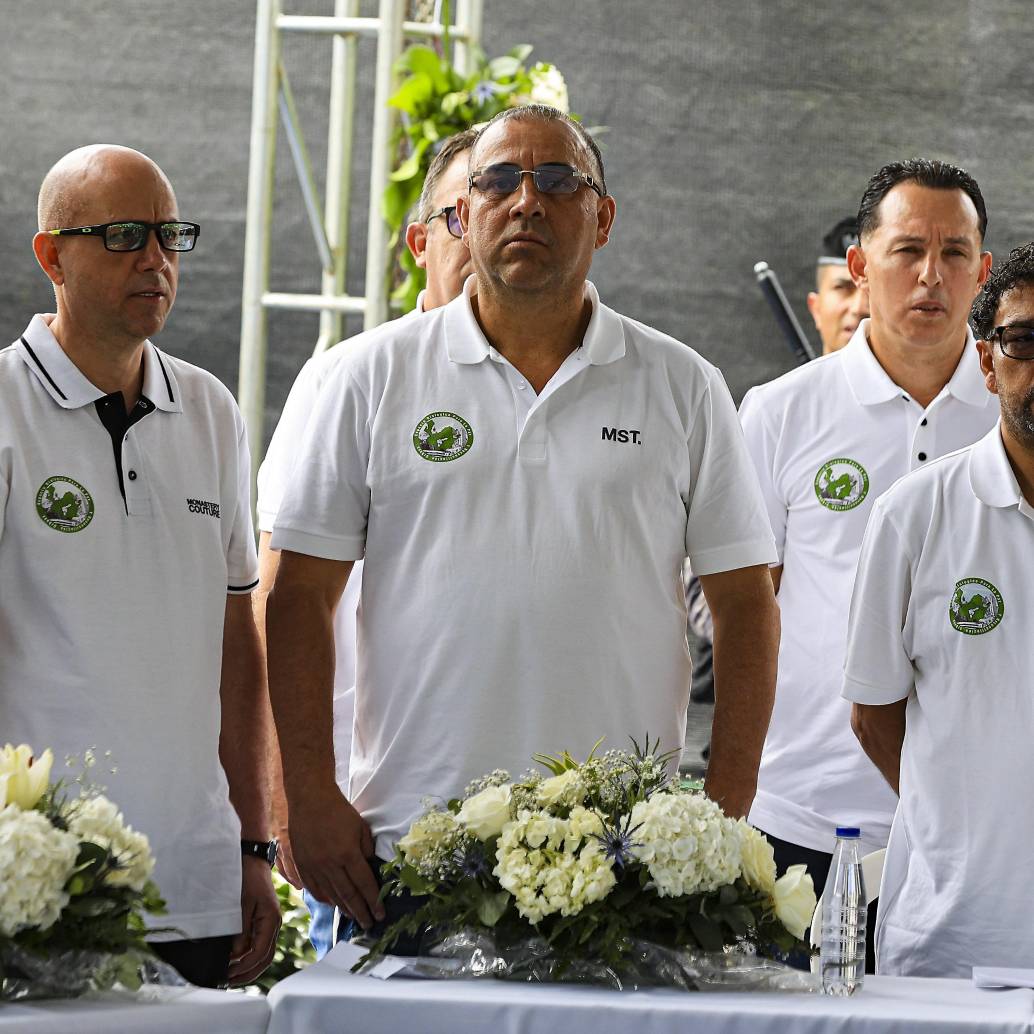 Los principales integrantes de la mesa de negociación de la paz urbana de Medellín recibieron la suspensión de las órdenes de captura que pesan en su contra. FOTO: Manuel Saldarriaga