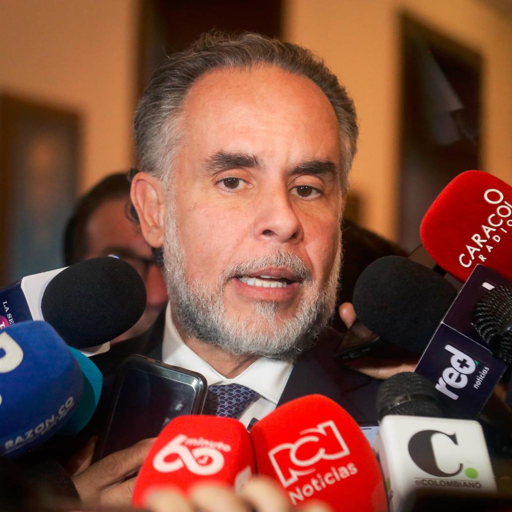 Armando Benedetti dijo que el Gobierno esperará hasta mañana para que la Corte Consitucional levante la emergencia económica. FOTO COLPRENSA. 