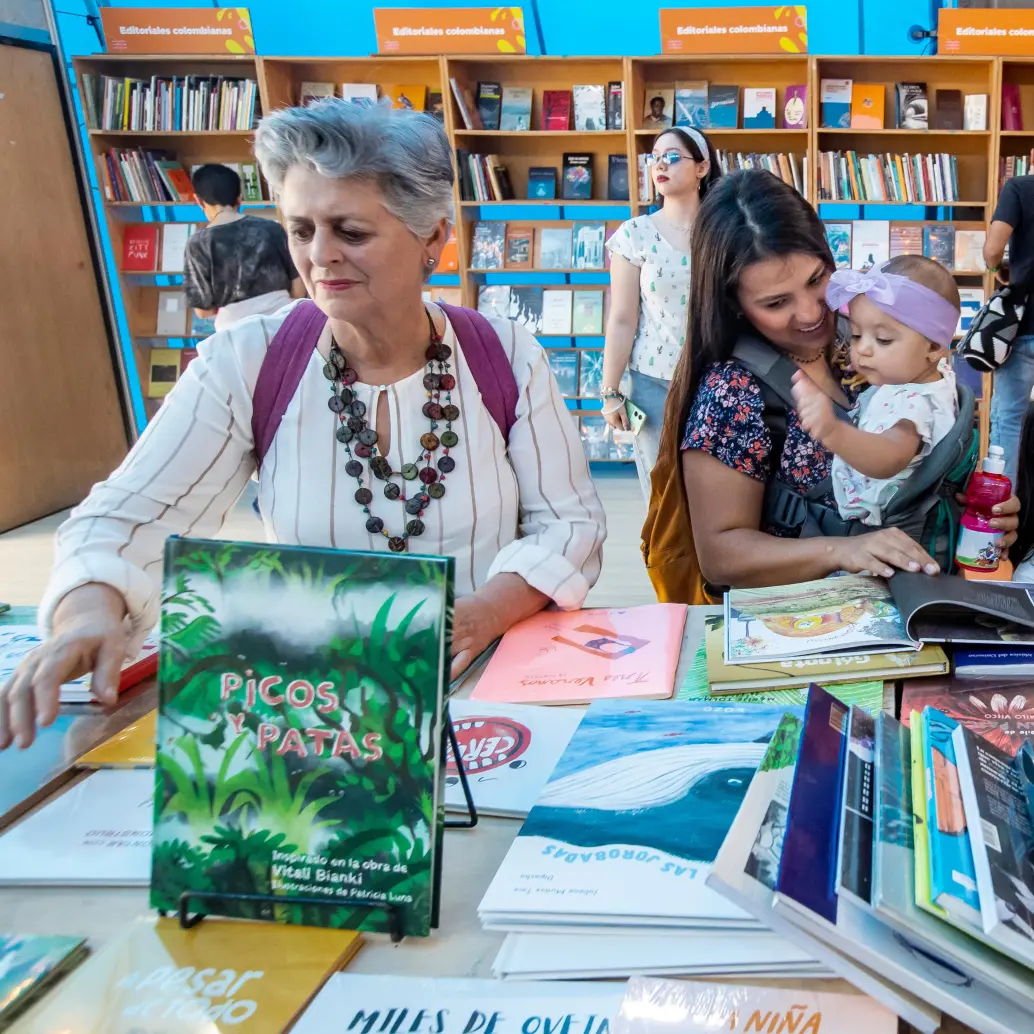 El auge de los dispositivos móviles ha ayudado a democratizar la lectura, pero también ha disminuido la predisposición a la concentración. Foto EL COLOMBIANO. 